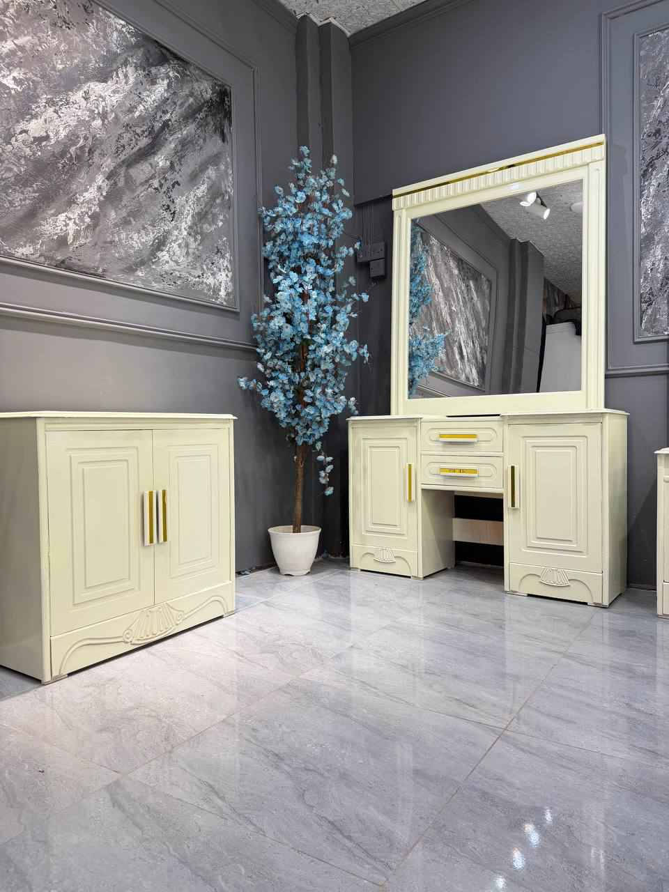 السعر // 950 لفتره محدوده تخفيضات سارعو الحجز 

🔅تفاصيل الغرفة المرمري  ....

 خارج ٤ملم ام دي اف 🔺
وداخل صاج ٣ملم 
صبغ حراري  درجة اولى 

عدد القطع  ٧ قطع 😍
🔺1 //جرباية  قياس  ١٦٠ × ٢٠٠ 
🔺//ميز جانبي ايسر قياس ٥٠
🔺2// وميز  جانبي  قياس ٥٠
🔺3// زاوية ارتفاع مترين عرض ٨٠
🔺4// وميز بلازمه  
🔺5//وميز مراية ارتفاع مترين عرض ١٢٠
🔺6// وكنتور ٦ باب  ارتفاع مترين و١٥ طول ٣ متر و١٥

القطعه الثامنة حسب الطلب شازلون
سعرها ٥٠ الف ❤️

(توصيل مجاني مركز بغداد )
التوصيل يشمل الشد مجاني 🔥
(اطراف ٥٠)
باقي المحافضات حسب البعد
شازلون سعرها ٥٠ الف
شازلون مخزن ٧٥ الف ابو الخصيب, البصرة


**إذا كنت صاحب هذا الإعلان وتريد حذفه لأي سبب، رجاءا أرسل رسالة إلى الدعم الفني**