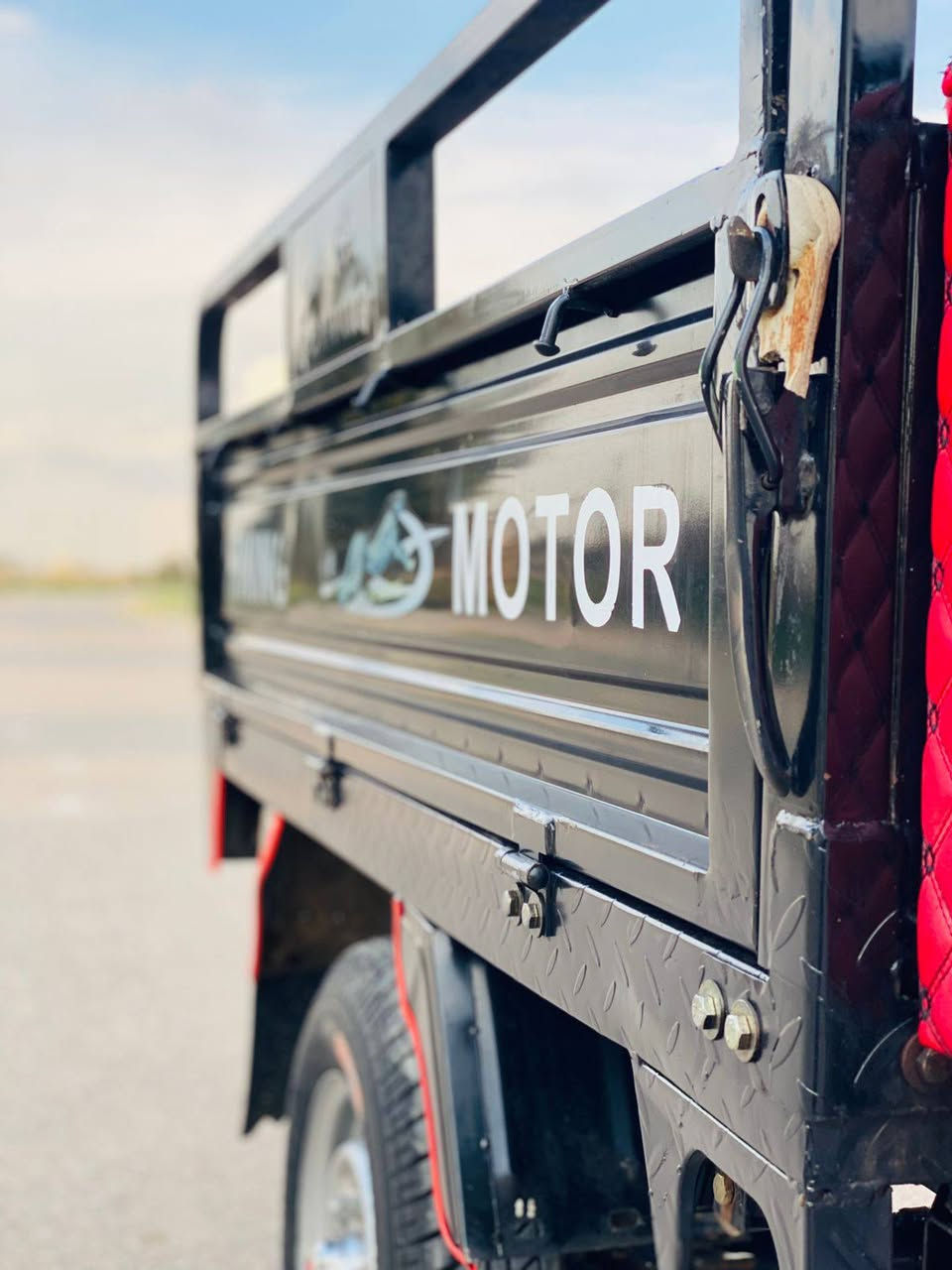 سلام عليكم 
ستوتة للبيع موديل 2024
شاخوان قلاب ركبه شرط كهربائيات شرط 
تخم تايرات 3 جوبلس جدد محرك شرط 
كشر لوك قطره صبغ مابيها منفيس كامل ستوته جاهزه من كلشي السعر مليون 425. بيها مجال. ***********
