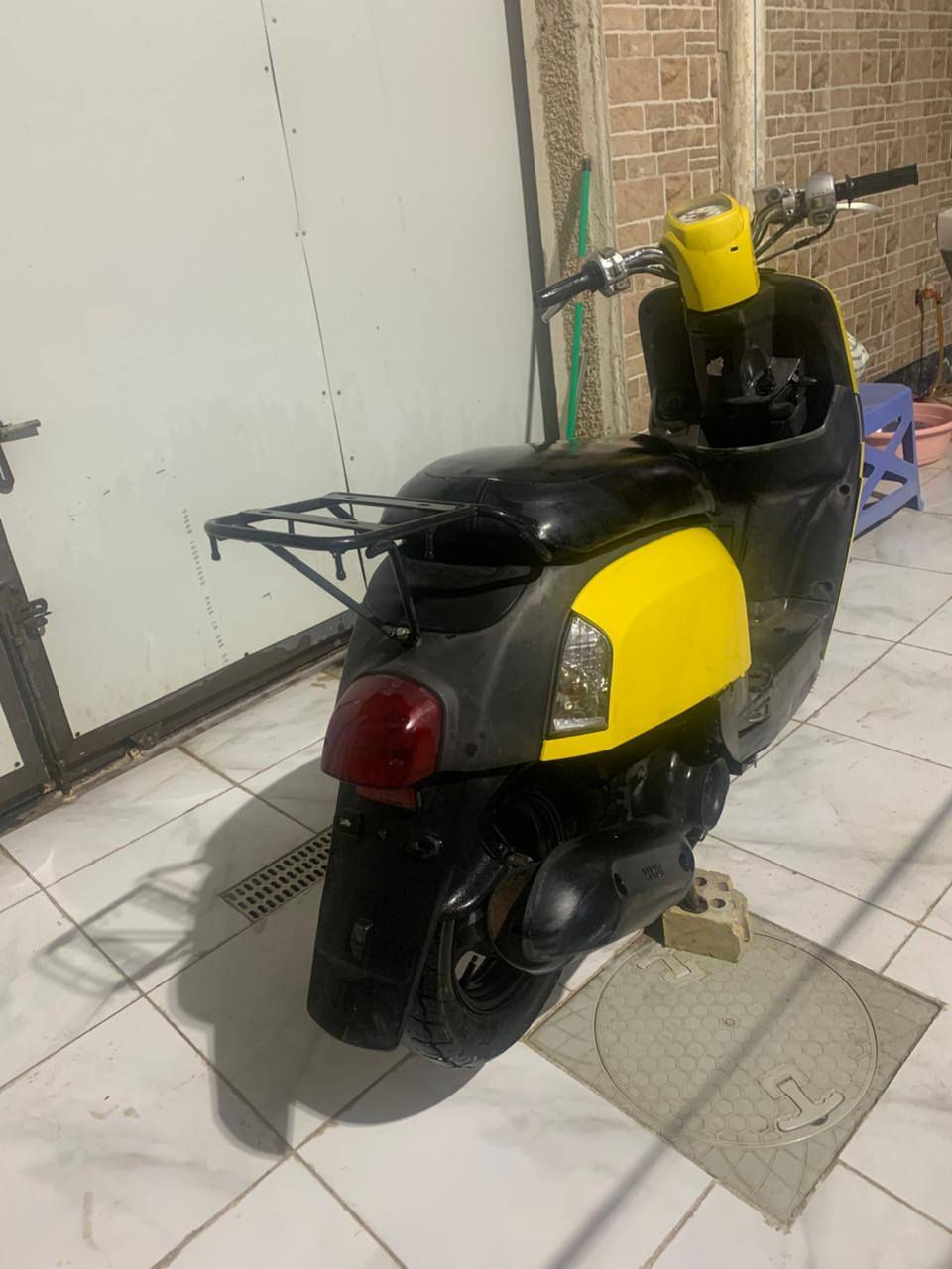 سلام عليكم للبيع ماكس بوليس بيها كسر بالكفر والدبل الامامي يحتاج تبديل وغيرها الدراجه حلوه ونظيفه الشراي يطبلي خاص لو يتصل عليه على هذا الرقم ***********
