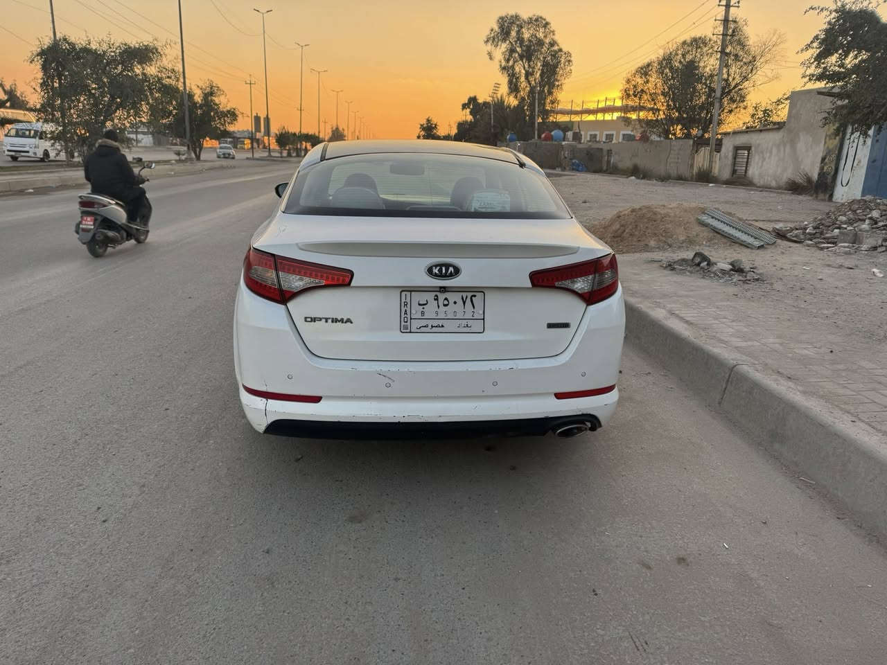 السلام عليكم شباب
اوبتما موديل 2012 خليجي بدون حادث 
بالعراق بس باب تبديل 
مكينة 2000 دوش 
السعر 130 وبيها مجال 
مكان السيارة بغداد الشعب 
للتواصل ***********

