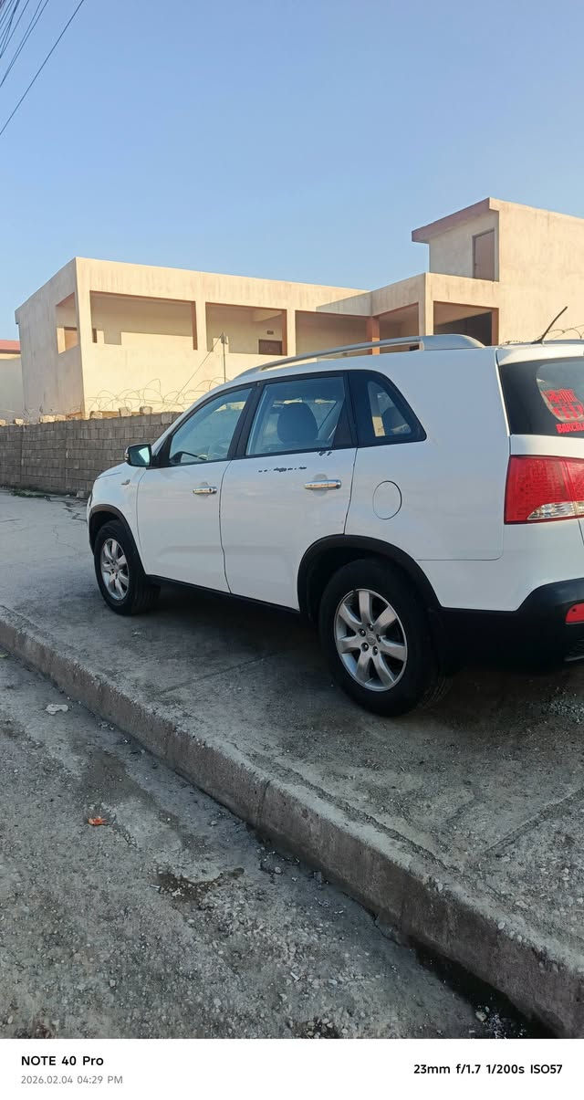 السلام عليكم كيا سيرنتو
2011
رقم اربيل
محرك 4
سبعه راكب
شاشة كامرة 
محرك كير مكفول 
ثلاث قطع صبغ شرط بدون دواخل 
طخم تايه جديد صدر جديد 
بطاريه جديد 
***********
***********
موصل /حي القدس 
السعر 130وبي مجال
