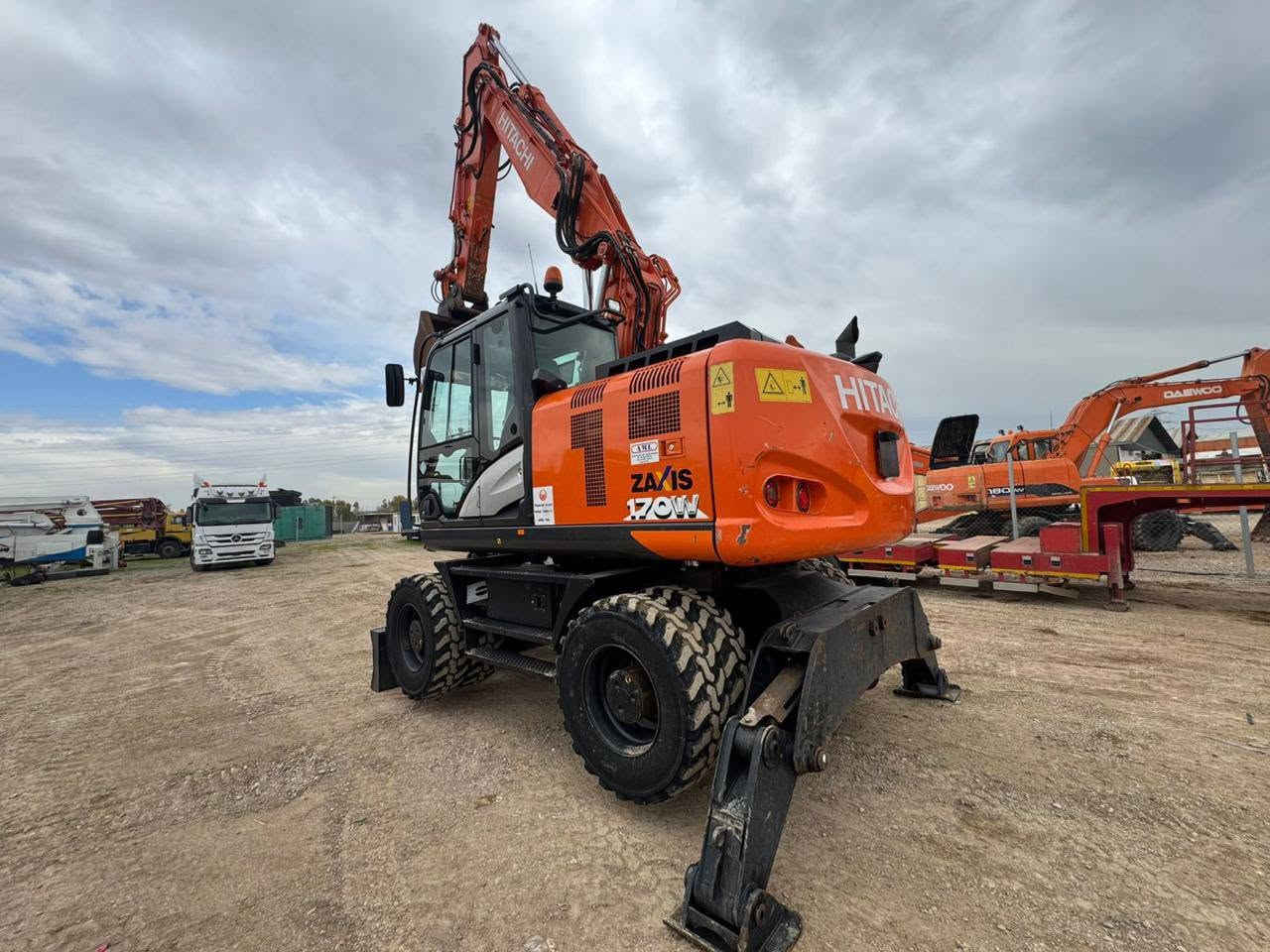 Hitachi 170 B6.  2018
Phone number: ***********-***********
Location: Erbil qushtapa
