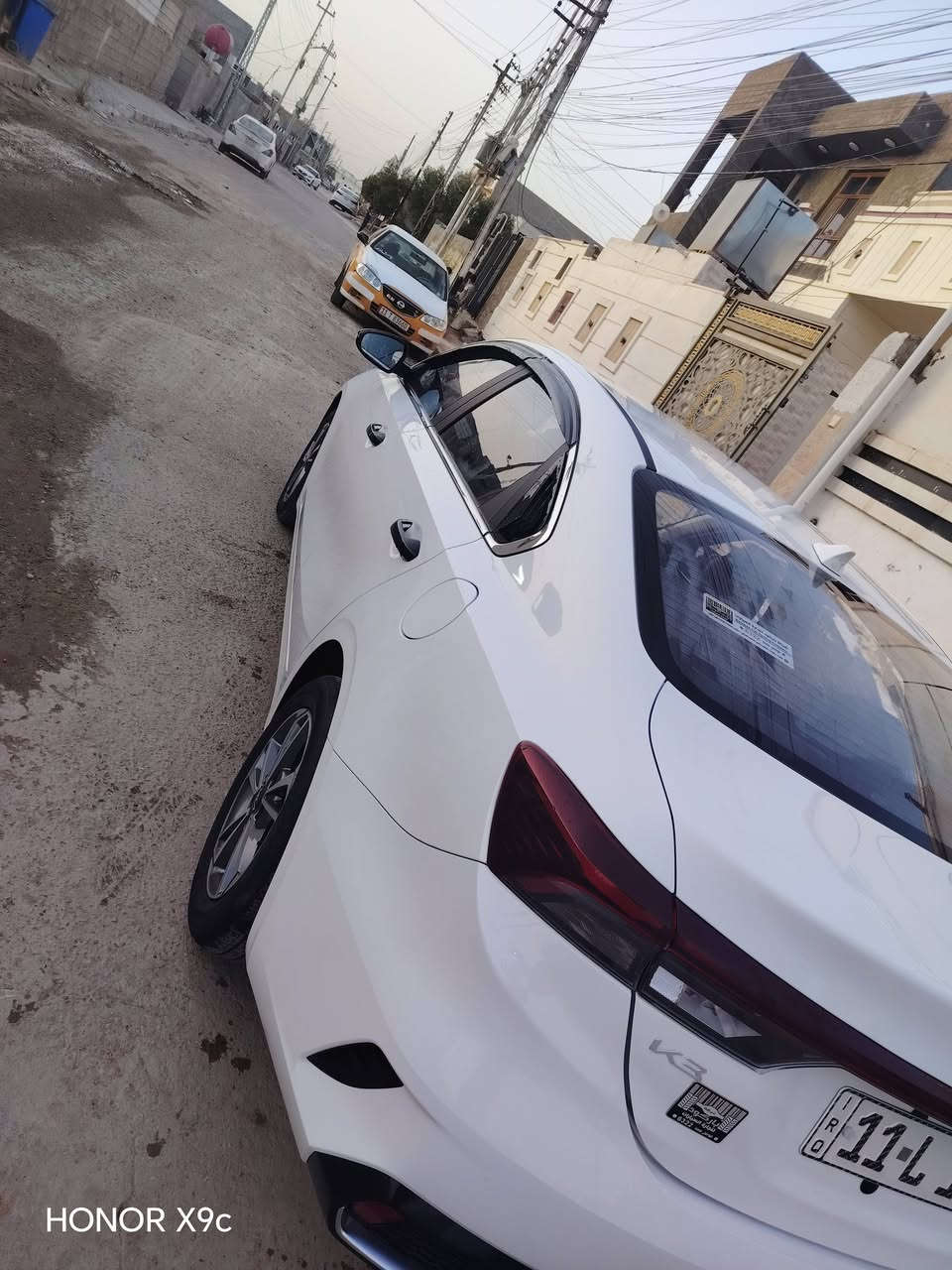 السلام عليكم ورحمة الله وبركاته للبيع سيارة k3 موديل 2023مكفوله كفاله عامه رقم بغداد دولي تحويل مباشر باسمي السعر المطلوب 135 وبيه مجال العنوان الرمادي خمسة كيلو ***********ويرهمم مراوس بكورلا حديث
