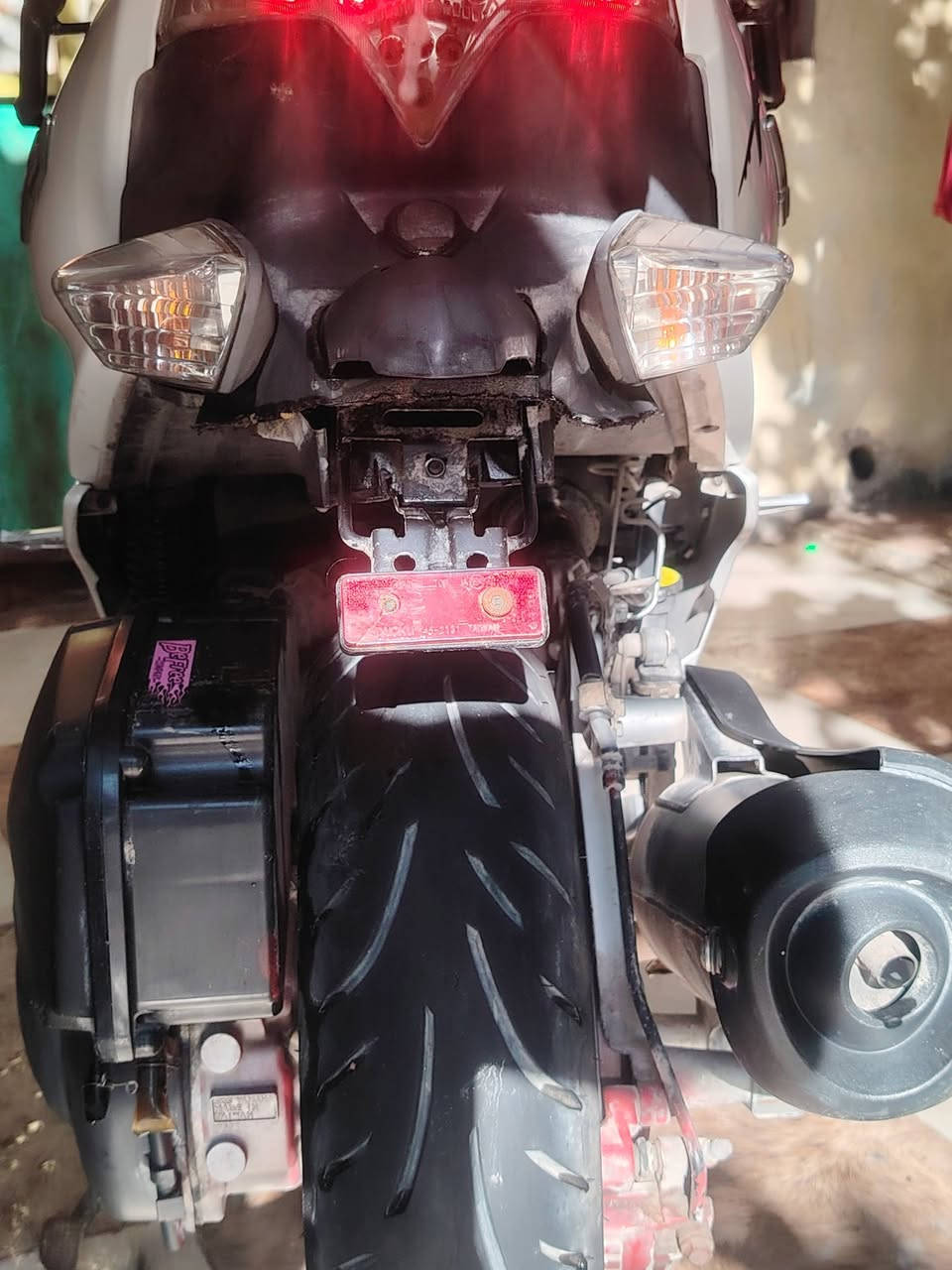 ياماها ماجسته s للبيع كلها بلاد مختمه من طول للطول مبدل فقط فيت بم وبلك وتواير دراجة تمشي ١٦٠ دراجه ححلوه ورزنه وسعرها مناسب مستعجل ع بيع رايدها  مليون و٣٠٠ وبيها مجال للشراية***********
او مراوس بوكسر
