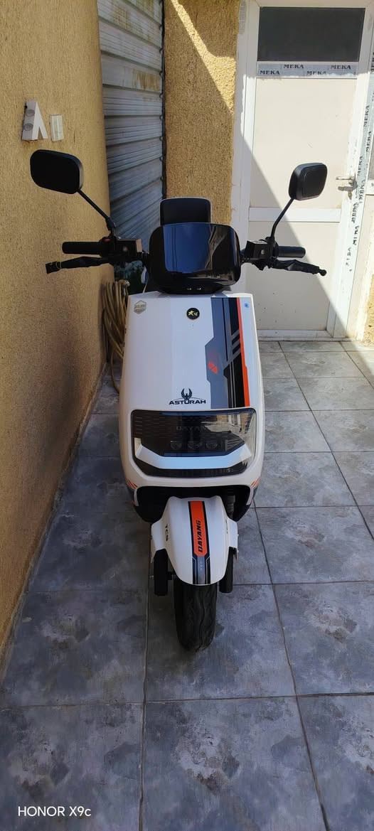 سلام عليكم عندي هاي الدراجه للبيع استخدام شهر تقريبا بعدها جديده كلش ٦ بطاريات تجي سرعتها توصل ٨٥
 ***********... السعر المطلوب ١٢٠٠
