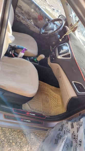 السلام عليكم اكسنت للبيع خليجي موديل 2019 محرك 1600 تحكم جهتين شاشه بلاجكتور مكفوله وجديده  تبريد قطعتين امامي وخلفي مداور ثاني يوم السعر 125 نقد الاتصال الرقم  *********** السعر ١٢٥ وبيجال السماوا
