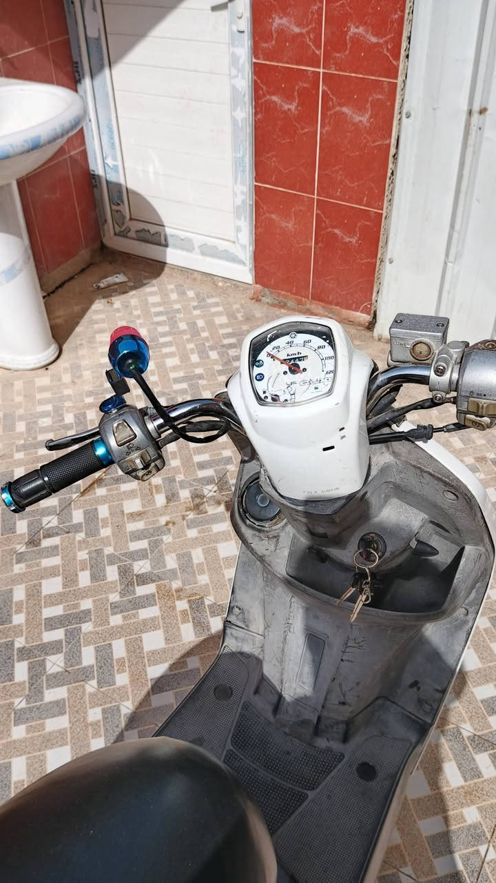 بوليس للبيع كابريتر دراجة مال رمبة كلهة بلادية السعر خاص او الاتصال بالرقم ***********
