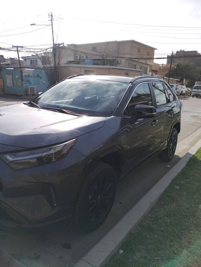 السلام عليكم ... للبيع
تويوتا / راف فور هايبرد 2024
( بنزين وكهرباء ) مرقمة بغداد جديد 
العداد /  9450 ميل
الأيرباكات كلها سليمة عدا واحد جانبي 

اللون / رصاصي نفطي والقمارة اسود (تو كلر) 
فتحة سقف سلايت
لايت لد وبروجكترات لد 
قطعتين تبريد تحكم خلفي منفصل
جنطة كهرباء 
كاميرا خلفية 3 وضعيات
ثلاث انظمة للقيادة اقتصادي وطبيعي وجبلي 
هاند بريك دكمة 
كراسي الامامية تدفئة والستيرن تدفئة 
فور ويل 
رادار امامي
رادار جانبي 
نقطة عمياء 
كشنات جلد 
الكراسي الامامية كهرباء
تحكم ستيرن فول 
شاشة كبيرة تدعم كاربلي
تحديد مسار 
تحديد سرعة 
مانع انزلاق
فتحات usp امامي وخلفي 
بصمة تشغيل ودخول ذكي 
اوتو هولد 

الحادث موضح بالصور .. بدون صبغ بدون تبديل والايرباكات سليمة عدا وحد جانبي طاك 
السعر 23500$$$
العنوان المنصور 14. رمضان 
للأستفسار *********** واتس ابو محمد
