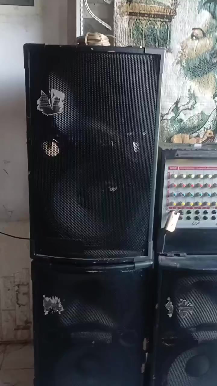 جهاز جاكسو خطين و٣ سماعات حجم ١٥ لبه فرديه وستان ١ ولاقطه لاسلكيه تفاصيل بلمقطع
السعر ع خاص او اتصل ع رقم المكان بغداد المعامل ***********
