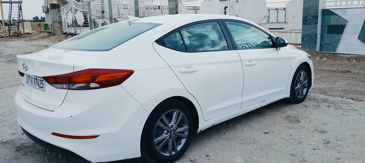 السلام عليكم ورحمه الله وبركاته
اخواني انتر امريكا مديل ١٧
حادث جاملق وبنيد
كير مكينه خير من الله 
بيه تكشير بل ثماره
بسمي رقم نكليزي 
اليت زنون
تاير جديد 
عنوان الناصريه 
شركة نفط ذي قار 
سعر ١٧ بيه مجال 
***********
