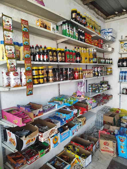 محل البيع ينباع شلع هوه والبارادات والرفوف. تصال ***********
