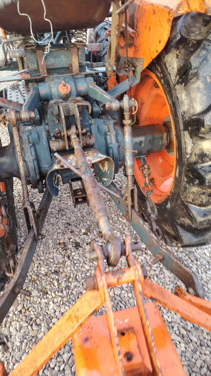 للبيع كابوته مديل ٩٠ مكينه كله على وضع الشركه مع رفاسه ***********   ***********
