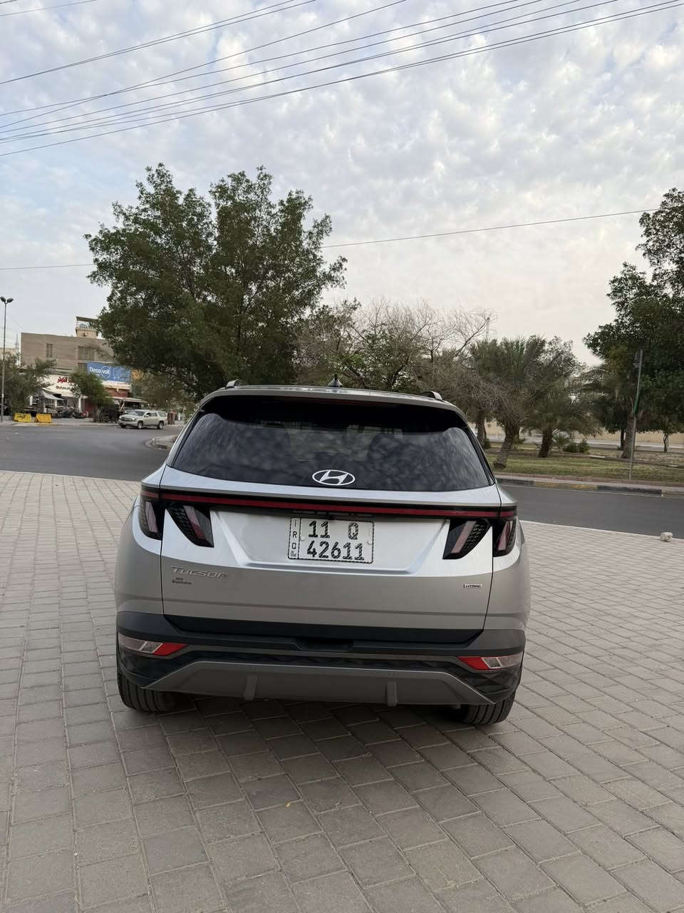 السلام عليكم
توسان 2023 وارد امريكي 
سياره فول مواصفات  حجم المحرك 2500
بصمه + بصمه ابواب لمس
بانوراما
تتقدم للامام وللخلف ب بصمه
( كاميرات عدد 5 )
تدفئ + تبريد
كير دكم
نقط عمياء 
كشنات اسود جلد
رادارات امامي خلفي جانبي
جنطه كهرباء
كشنات كهرباء
كشنات خزن
كامرات 360 درجه 
ماشيه 33 الف كيلو 
ضررها مبين بل صور جاملغ بارد وبنيد مصبوغ بدون دواخل
المكان بغداد شارع فلسطين
السعر 215$
رقم *********** واتساب
