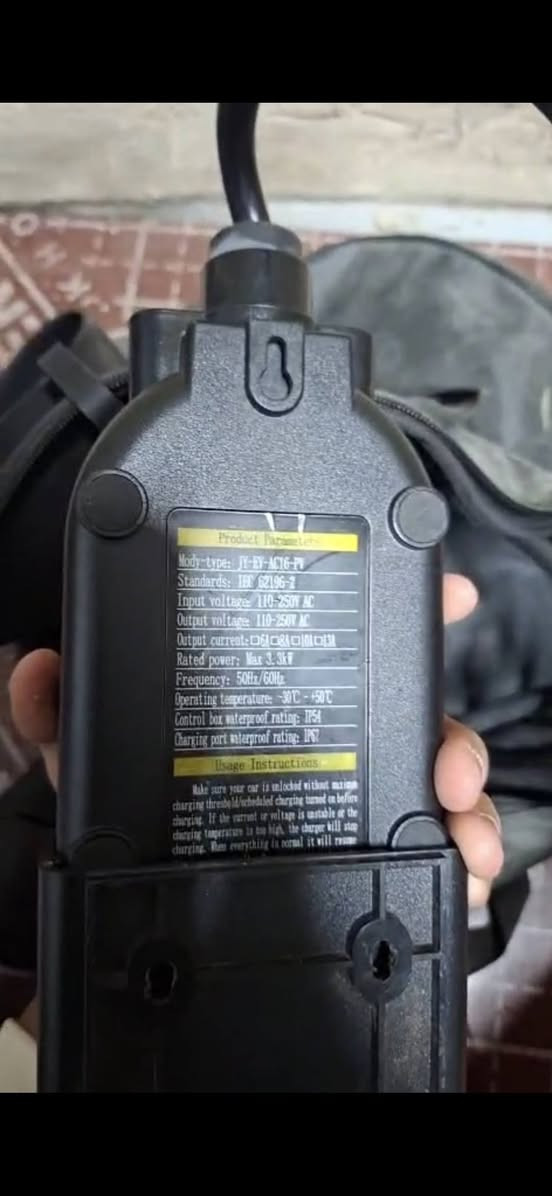 شواحن يرهمن للتيسلا متوفره كميه....سعر المفرد 125 الف...سعر الجمله 100 الف رقمي ***********
