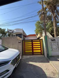 دار للبيع مساحه 148 م واجها 6 مسلح موقع ممتاز يتكون من 3 غرف وصاله طاب...