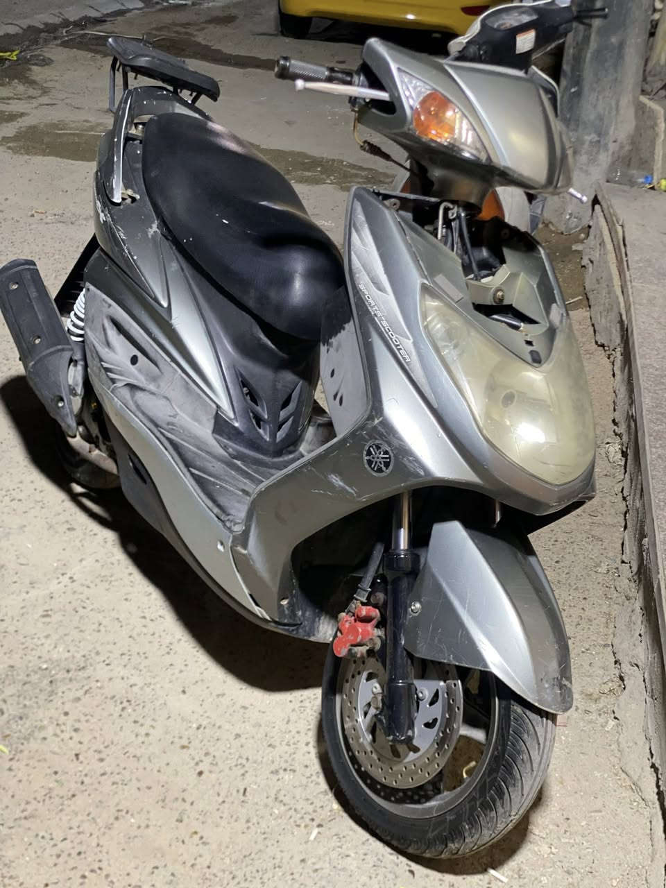 السلام عليكم دراجه سكنس فحل للبيع خط واحد دراجه كلش نظفيه نقصه كابريتر تتاخر ب التشغيل بسبب الكابريتر واي نقص مابيه غير الكابريتر 
العنوان الحريه الاولى متواجد فيس واتساب 
***********
السعر ٥٥٠
