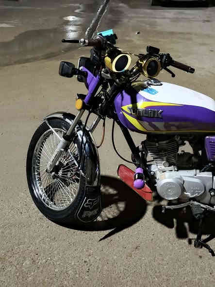 سلام عليكم تايكر للبيع موديل 2024 اي نقص مابيهة اوراق كاملة السعر 700 وبيهة مجال  مكاني ديالى شهربان للستفسار ***********
