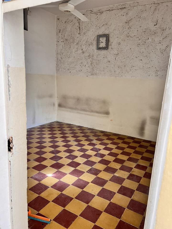 السلام عليكم بيت للبيع المنطقه حي النفط  المساحه ١٥٠ أربع غرف
التواصل على الرقم  ***********
***********
