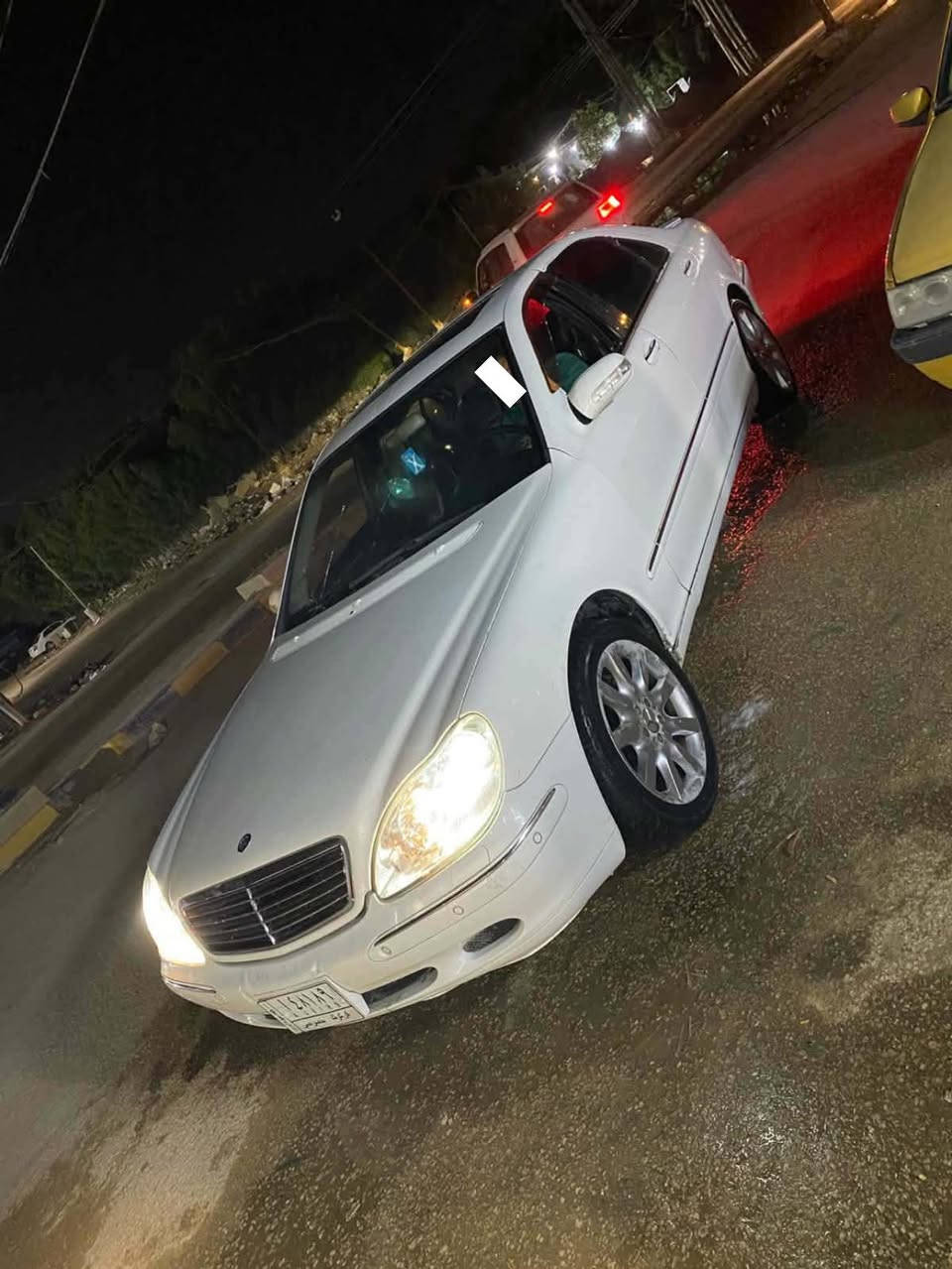السلام عليكم
للمراوس مارسدس غواصه 2001 محرك s500 ٨ سلندر 
جوبلس عل بلاد كلها بدون حادث 
رقم كركوك شرط الوكاله 
فول مواصفات لارج فتحه كشنات جلد كهرباء جاهزه
مراوس حسب القناعه مكان بغداد 
***********
