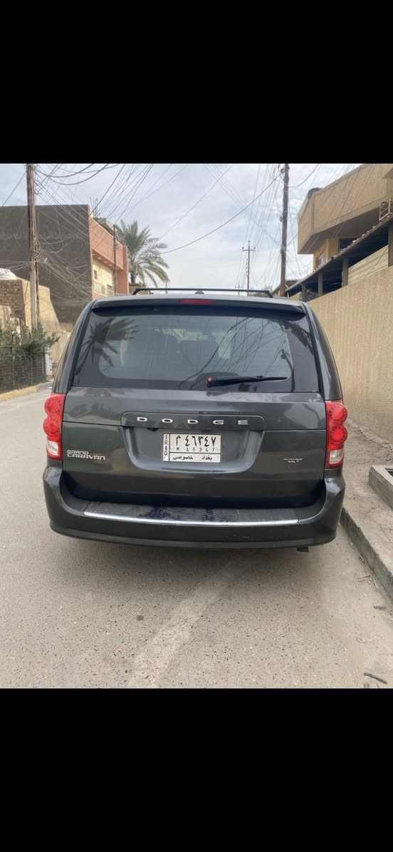 دوج كرفان 2012. ماشية 150 الف بيها بعض النواقص السعر 115
صبغ حزام حادثها موجود بالصور واكو رقم شاصي بالصور للتاكد 
***********
