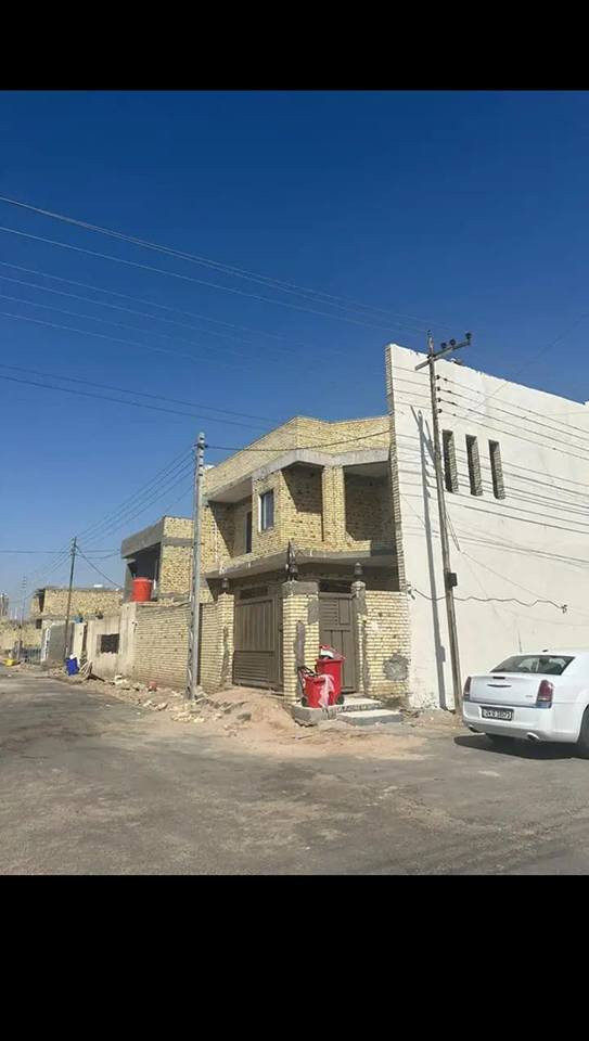 سلام عليكم
بيت للبيع طابو زراعي حق التصرف سند 25  المساحه 340 طابقين مساحة البنيان لكل طابق 280 متر الطابق الاول كامل فول مواصفات. غرف 2 وصاله وصحيات واستقبال ومطبخ حار وبارد ومنور 3 وصحيات خارجيه. وحديقه وكراج  والطابق الثاني غرف عدد 4 وصاله وصحيات ومخزن  ركن على شارعين المكان حي القصور قرب البانزين خانه على طريق بغداد شارع معرض رويال للسيرامي
الاستفسار 
*********** عمارة, ميسان
