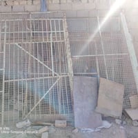 حبايب عندي غراض للبيع عندي مشبج طول اكو 2قطع 3 في 3.. ووحده طول 4في 3....