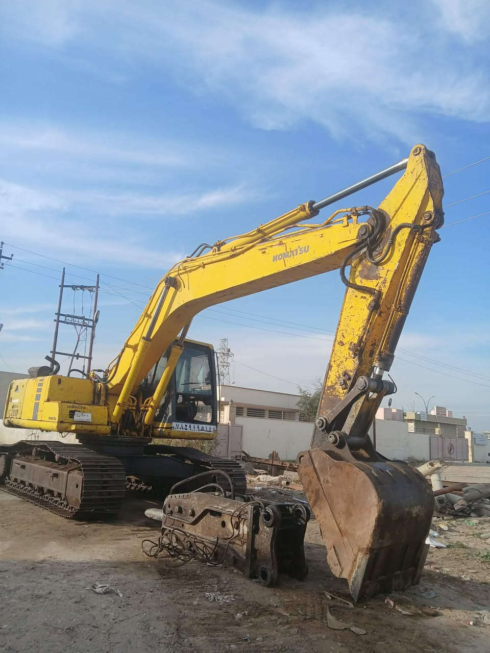 حفاره كماسكو بطه 
موديل ٩٨
محرك ازوزه
لاتبخير ولا تنقيص بل شرط 
مضخه مكفوله كفاله عامه 
مئسسا نغار  وأنغار وكيلا متر 
شوفت عينك الحفاره مكفوله بل شرط 
 صلاح دين بيجي *********** 
***********
