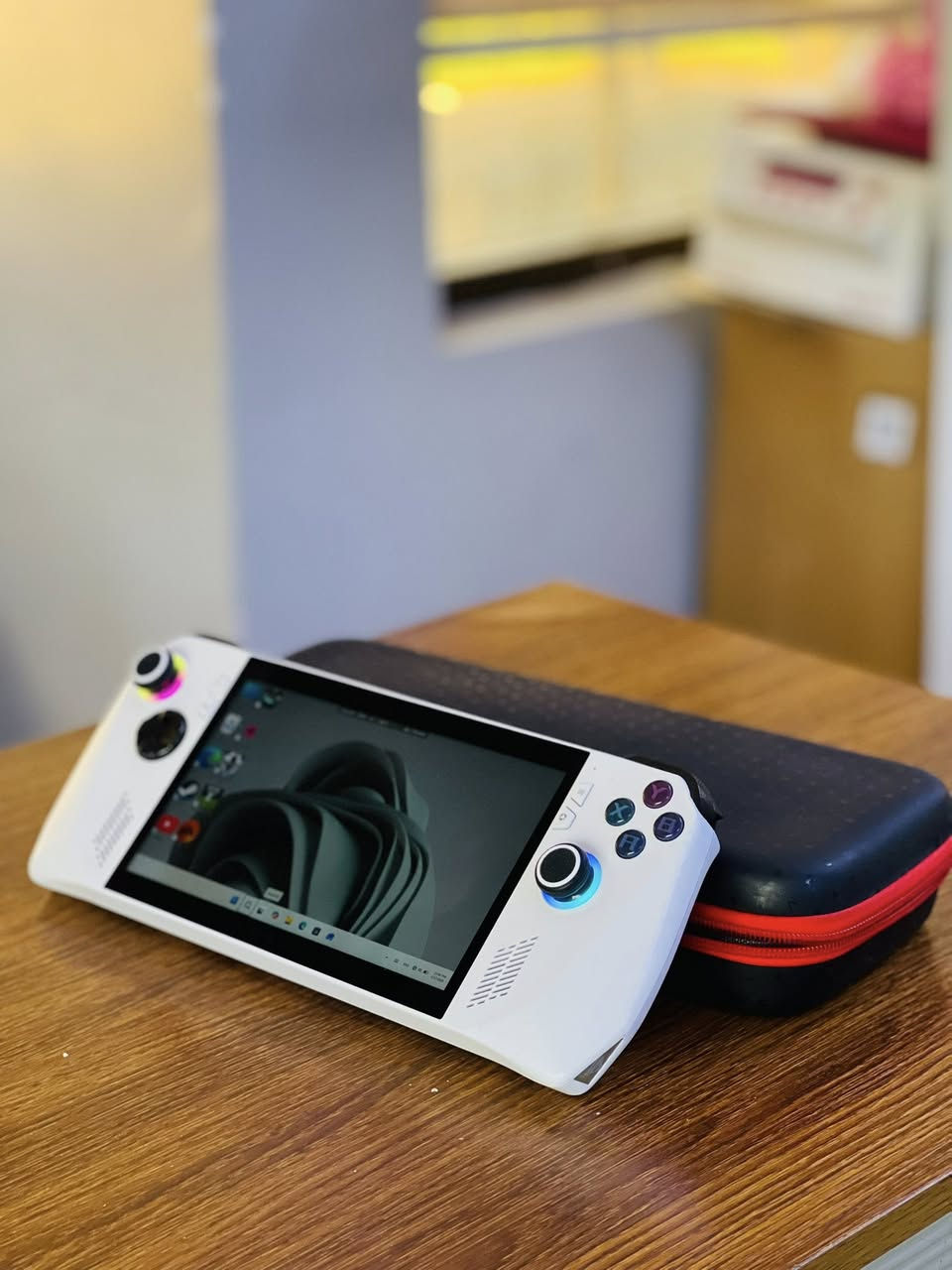 اسوس روك الاي إكستريم 512 ملحقات جنطه وشاحنه وبي كم لعبه وحساب جاهز 
سعره 560 قفل آخر سعر 
بغداد خطيب شعله 
***********
