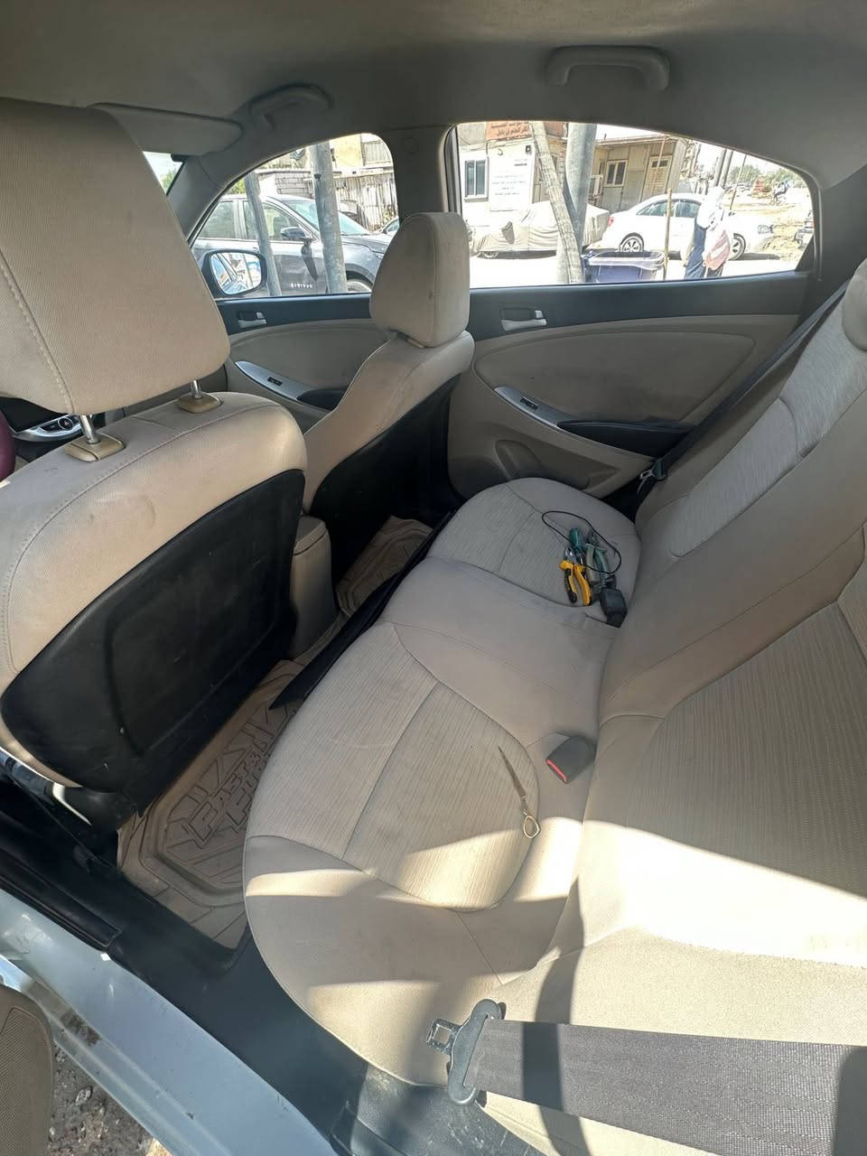 اكسنت خليجي موديل ١٥  
محرك ١٦٠٠بيها قطعتين صبغ وبارد 
ماشيه ٥٢ حقيقي سعرها ٨٧     
اي استفسار ***********
