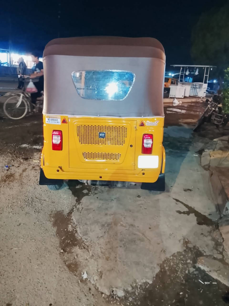 السلام عليكم تيك توك للبيع موديل 22 ماكينه واكسيم خير من الله تيك توك حلوه وجاهزه من كل شيء دوشمه جديده تخون تاير جديد متواجد واتساب مكان بغداد الشعله السعر 8900 ***********
