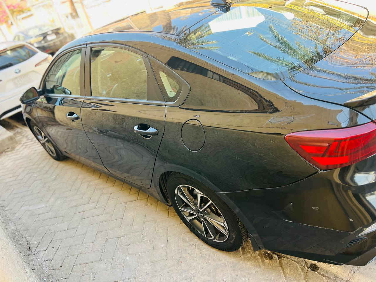 فورتي
موديل 23 وارد امريكي للبيع للستفسار الاتصال عله هذا الرقم ***********

السياره سعرها 130 او بيها مجال
