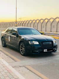 كرايسلر 300 • محرك V6 • كاميرا 360