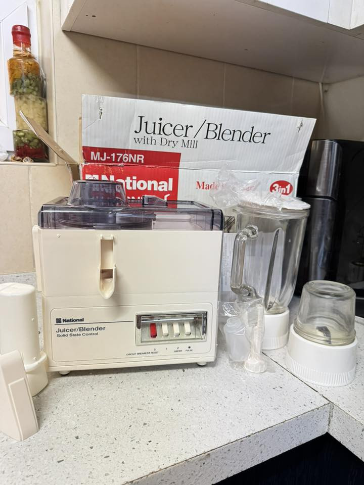 السلام عليكم
خلاط ياباني ناشينال ، ٣*١
خلاط ومعصارة فواكه وطاحونه
جديد ما مستخدم قيد الشركة
للاستفسار ***********
مكاني بغداد
