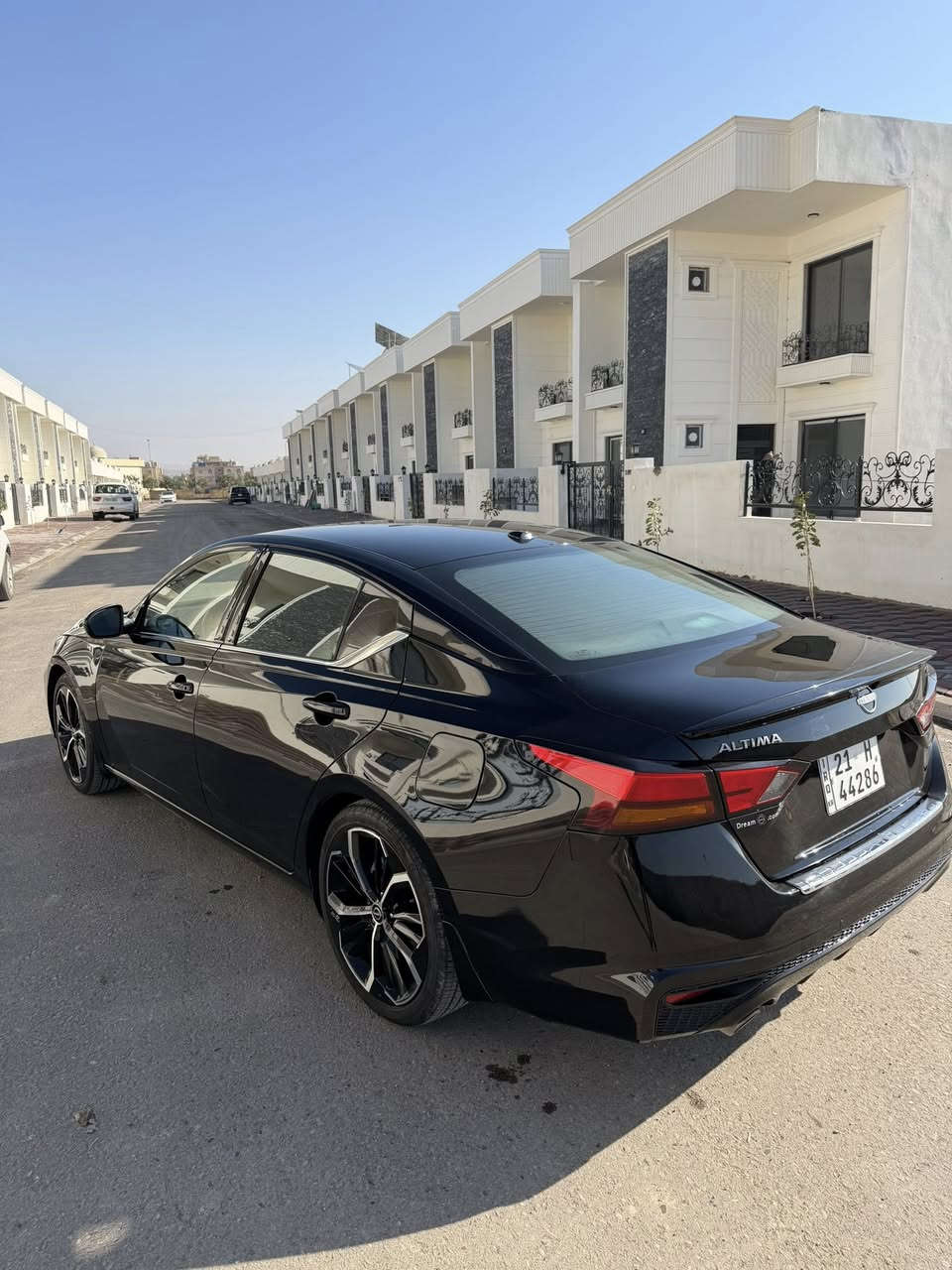 نيسان التيما 2023/SR/
لون اسود 
حادس به س چاملغ سايق ضبخ بدون دواخل 
سياره جديد 49km ماشيه 
صور شاصي حادس موجود 
مكان سياره كركوك 
***********
سعر 188$ بي مجال
