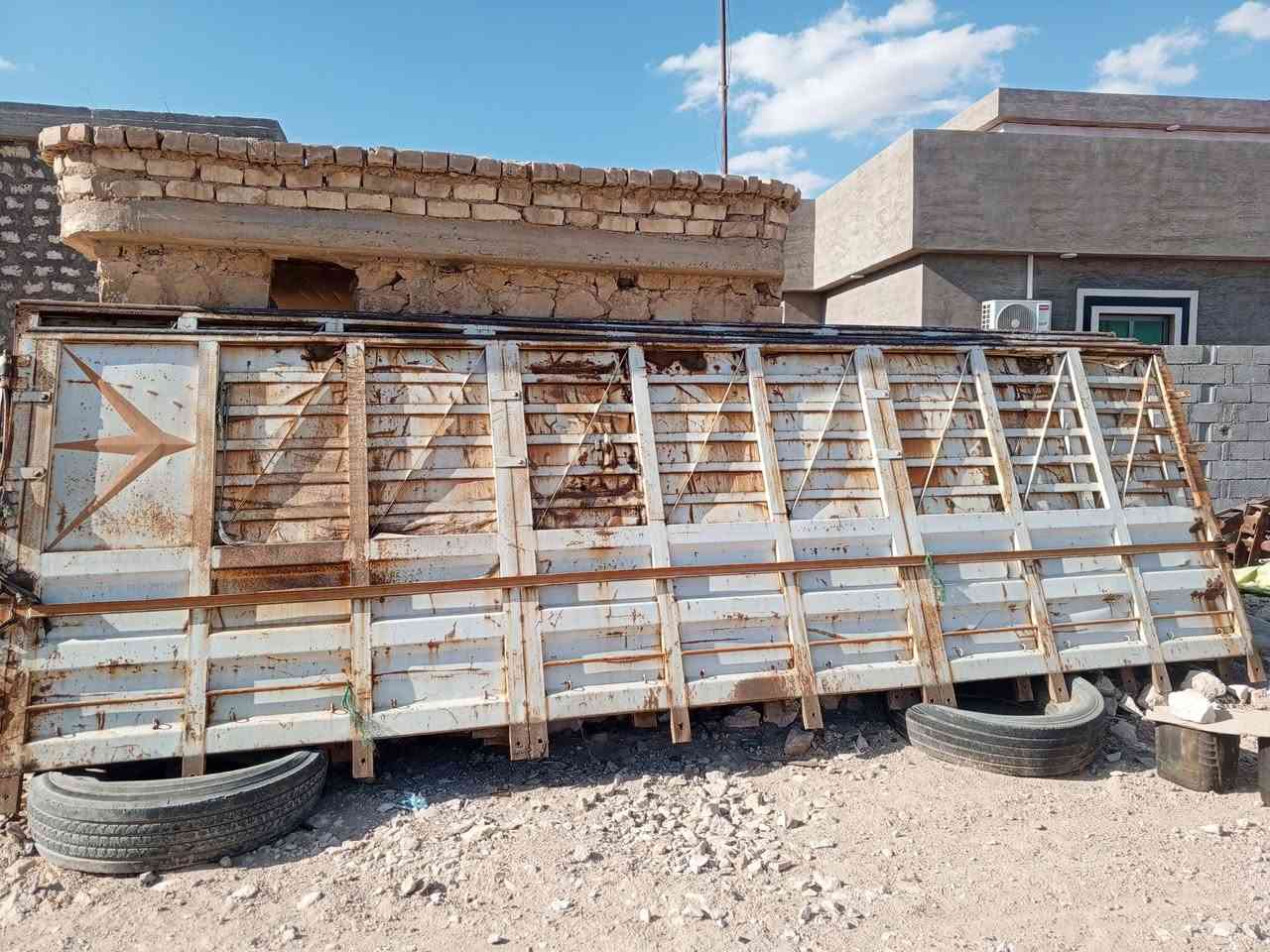 عربانه اوربيه محدده أربع محاور دبل تاير أر 11 بلادي طول 13 بلادي تخم تاير مكفوله كفاله عامه جوبلس برميل جناب مال الجرف ارتفاع 190 انضاف للاستفسار اتصل ***********
