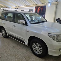 عندي سياره للبيع لاندكروز موديل 2011 رقم سليمان ماشيه 90 ألف مكفول كفا...