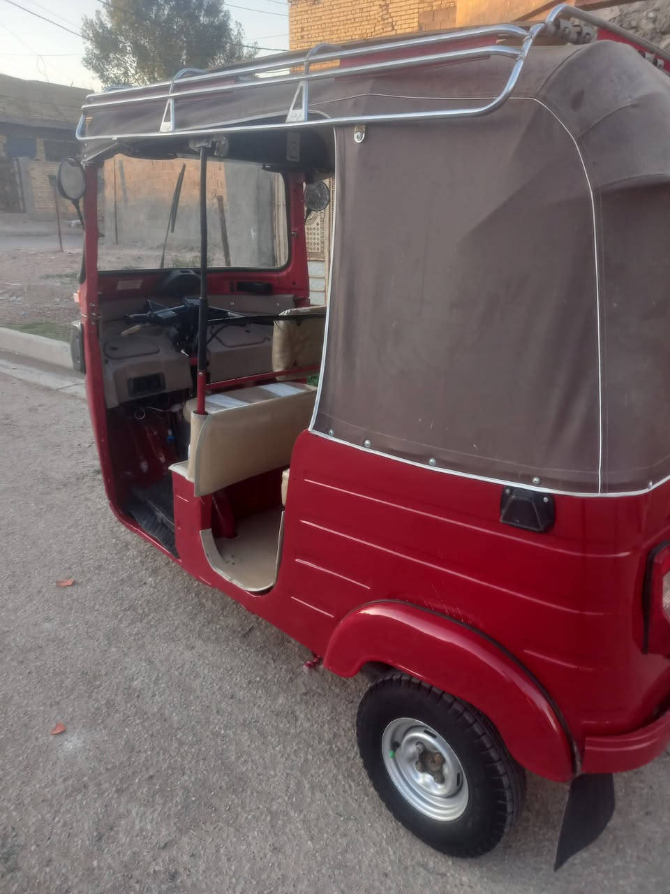 ١٨ شهر ١٢رقم وسنويه انكليزي
مكينه مال ٢٠ مكفوله تنقيص تبخير كهربايات شغاله 
تخم تاير جبلي مكان مدينة الصدر 
***********
