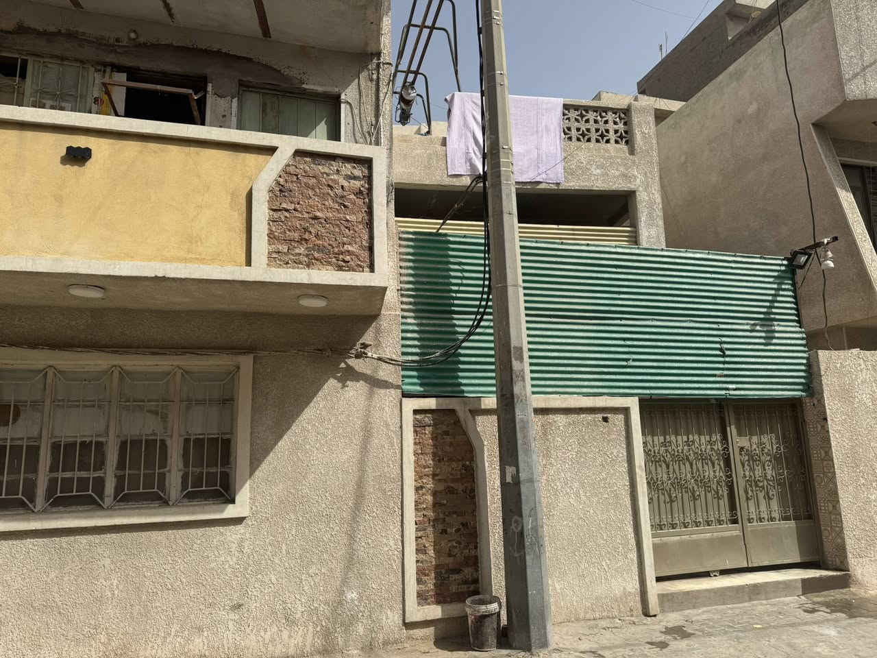 بسم لله الرحمن الرحيم
بنايه ركن للبيع المساحه 179 متر تحتوي البنيه على دار مكون بطابقين ويضن تحتوي ع شقه زائد خمس محلات العنوان بغداد الحريه مقابل الهايبر ماكرت الحريه شارع مدرسه اسيا الابتائيه
الاستفسار مع صاحب الرقم ***********
التفاصيل الفديو

