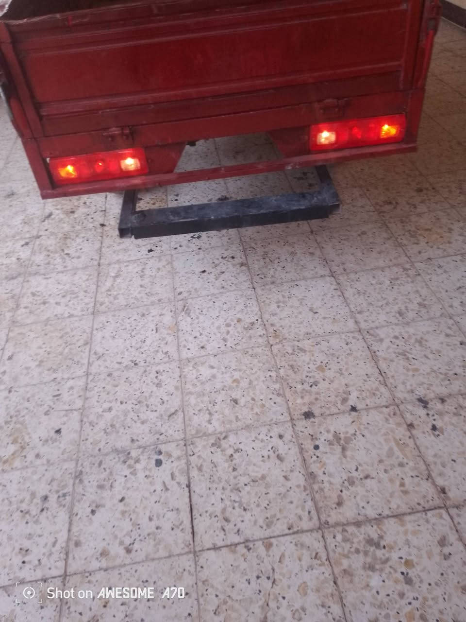 سلام عليكم ستوته اللبيع مكفوله وراق صولي كله جديد ستوني معمره ما ناقصه شي سلف هندر
المكان ميسان قلعه الصالح السعر 800 وبيه مجال
***********
