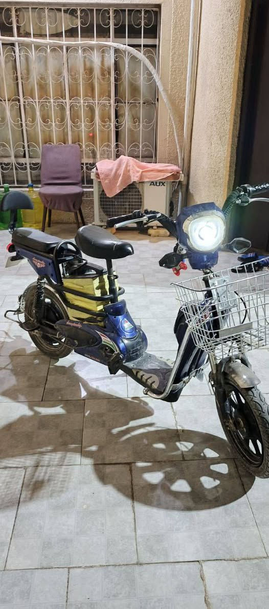 السلام عليكم بايسكل شحن حجم 16 استيراد خاص
بايسكل شحن تايجر 
سعة المحرك 800W
السرعة 99 و الحقيقي 90
5بطاريات نوع ونلي 
نمرات عدد 4
السعر 300 وبي مجال 
رقم الهاتف ‏‪***********‬‏ 
كربلاء حي شهداء سيف سعد
