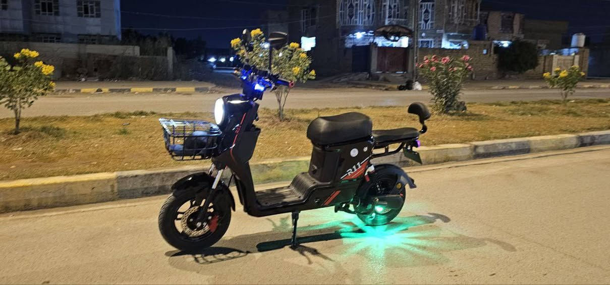 دراجه R11للبيع نضيفه كفرات باتريات
السعر 400 وبيها مجال مكاني الشطره وهذا رقمي *********** .
