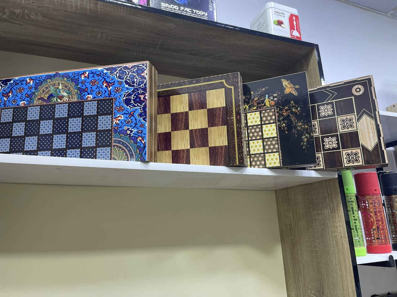 طاولي خشب ثقيل عدد ٤ سعر الواحد ١١
فناجين زينه عدد ٨ سعر ١.٥٠٠
قامجيات عدد ٧٥ سعر ٢٠٠٠
نراكيل الماني سل ستيل عدد ١٠ سعر القطعه ٢٥ 
نراكيل طه عدد ٤سعر القطعه كامله ب ٧٠ 
ناركيله خليل مامون عدد ١ سعر ٣٠
شبج نراكيل عدد ١٦٠ سعر القطعه ٥٠٠ 
صواني نراكيل مشكل عدد ٢٤٠ سعر القطعه ٥٠٠
بكار ناركيله طه عدد ١٠ سعر القطعه ٨
شيش نراكيل اصليه عدد ٤٠ سعر القطعه ٣٠٠٠
فحم وناسه كارتون كامل أبو الكيلو 
فحم الشيشه الشرقيه كارتون كامل أبو الربع 
مناقل ناركيله عدد ٩ سعر القطعه ١
نراكيل الماني صغير عدد ٨ سعر القطعه ١٤
ناركيله سياره عدد ٧ سعر القطعه ١٢
زبانه ناركيله عدد ١١٠ سعر القطعه ٢٥٠
الاستيك ناركيله عدد ٩٠ سعر القطعه ٢٥٠ 
معسل نراكيل مشكل عدد ١٤٥ سعر القطعه ٧٥٠
فرج شيش وبكار سعر القطعه ٧٥٠
بكار صاج عدد ٣ أبو ٥٠ سعر القطعه ٥٠٠٠
منكاش ناركيله عدد ٧٠ سعر القطعه ٢٥٠
*********** بصره
