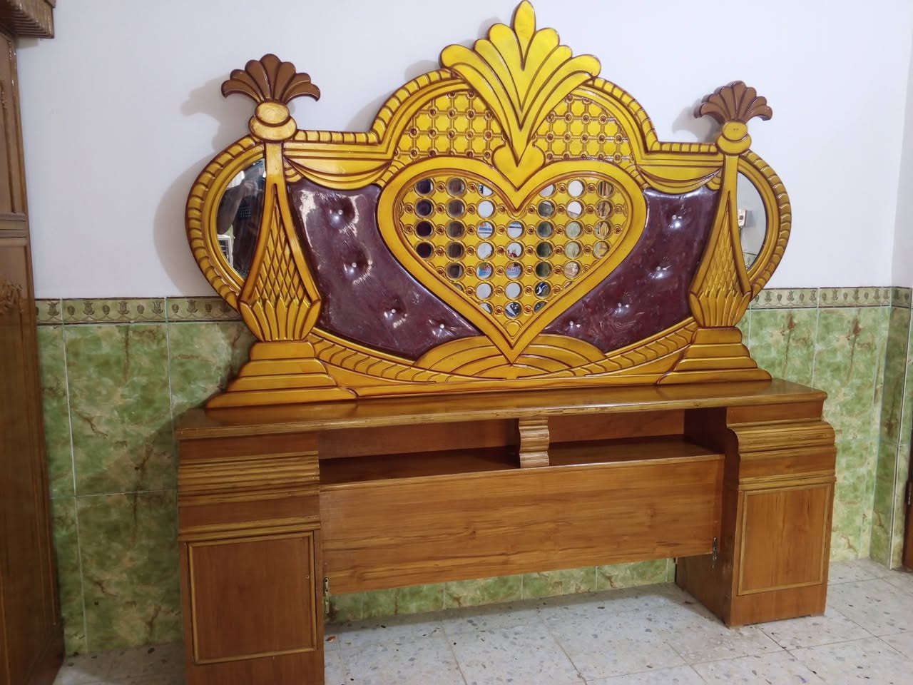 السلام عليكم
غرفة نجارة عراقي تسكام صاج 5 قطع
استخدام 4 اشهر فقط
***********
واتساب 👇
***********
