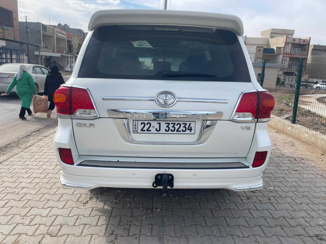 🚗 للبيع: تويوتا لاندكروزر GXR 2014 - V8 (خليجي) 🚗
🔹 المحرك: 8 سلندر 4.6 لتر
🔹 ناقل الحركة: أوتوماتيك
🔹 الوقود: بنزين
🔹 وارد خليجي
🔹 الممشى: 214,000 كم
🔹 رقم: أربيل
🔹 الحالة: كلين تايتل (السونار مرفق مع الصور)

✨ المواصفات:
✔️ كاميرا أمامية 
✔️ حساسات أمامية وخلفية
✔️ نظام التحكم على المنحدرات
✔️ فتحة سقف
✔️ تشغيل بصمة
✔️ مثبت سرعة
✔️ شاشة عرض
✔️ مقعد كهربائي
✔️ مصابيح زينون
✔️ تشغيل عن بعد
✔️ صندوق تبريد
✔️ إغلاق أبواب ناعم

💰 السعر: 42,500 دولار (قابل للتفاوض)
📍 الموقع: كركوك

📩 للاستفسار يرجى التواصل على الخاص


**إذا كنت صاحب هذا الإعلان وتريد حذفه لأي سبب، رجاءا أرسل رسالة إلى الدعم الفني**