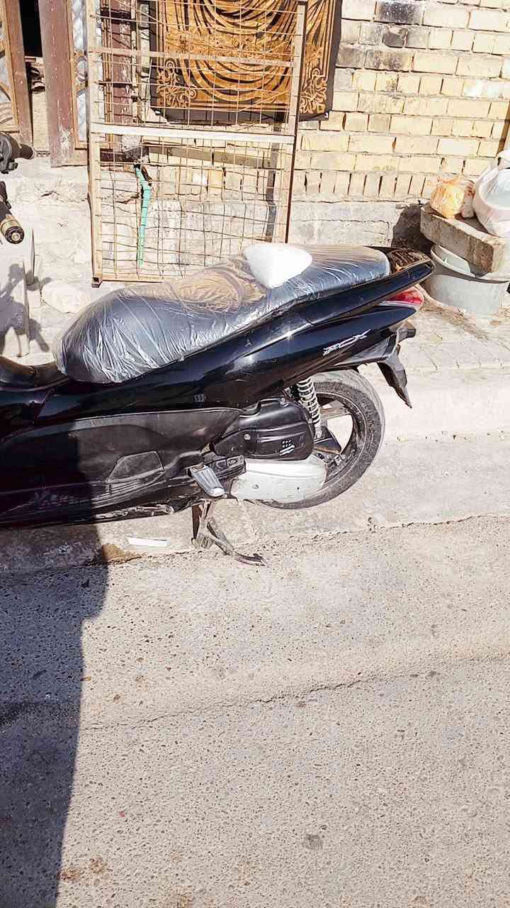 دراجه بي سي اكس جيل اول ياباني محرك 125 دراجه حلوه مسوي ادامه كامله لايت زنون كلج جديد راديتر جديد فيت بم جديد مستعجل عل بيعته1200وبيه مجال 
مكاني البلديات ***********
