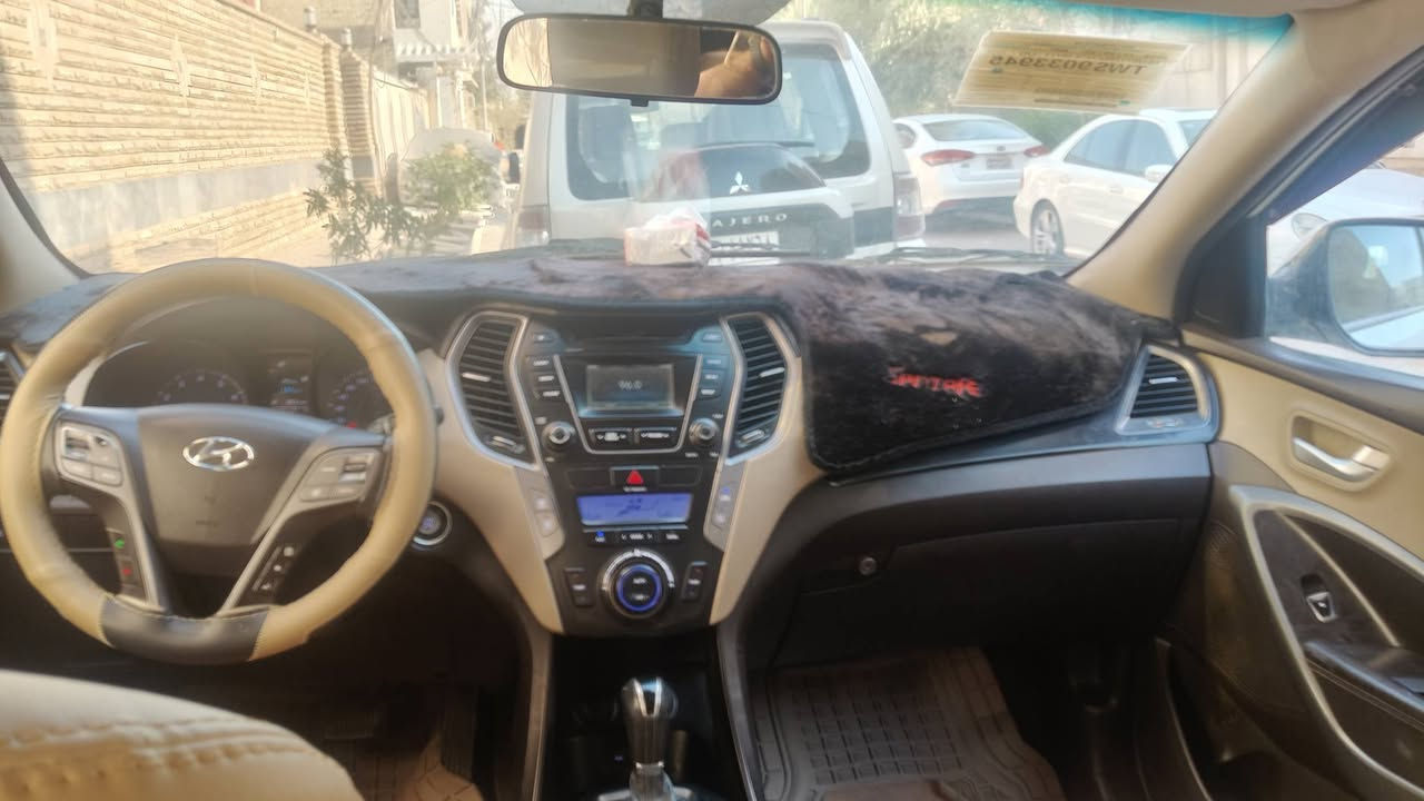 السلام عليكم سنتافي 2013 خليجي فول مواصفات 6سلندر بنراما بيها كارت شبرين بلبيد وشبرين بلجنطه بدون دواخل شرط حدادي جديده والباقي كله مكفول رقم بابل دولي رقم مميز مداور ثاني السعر 165يوم ***********
