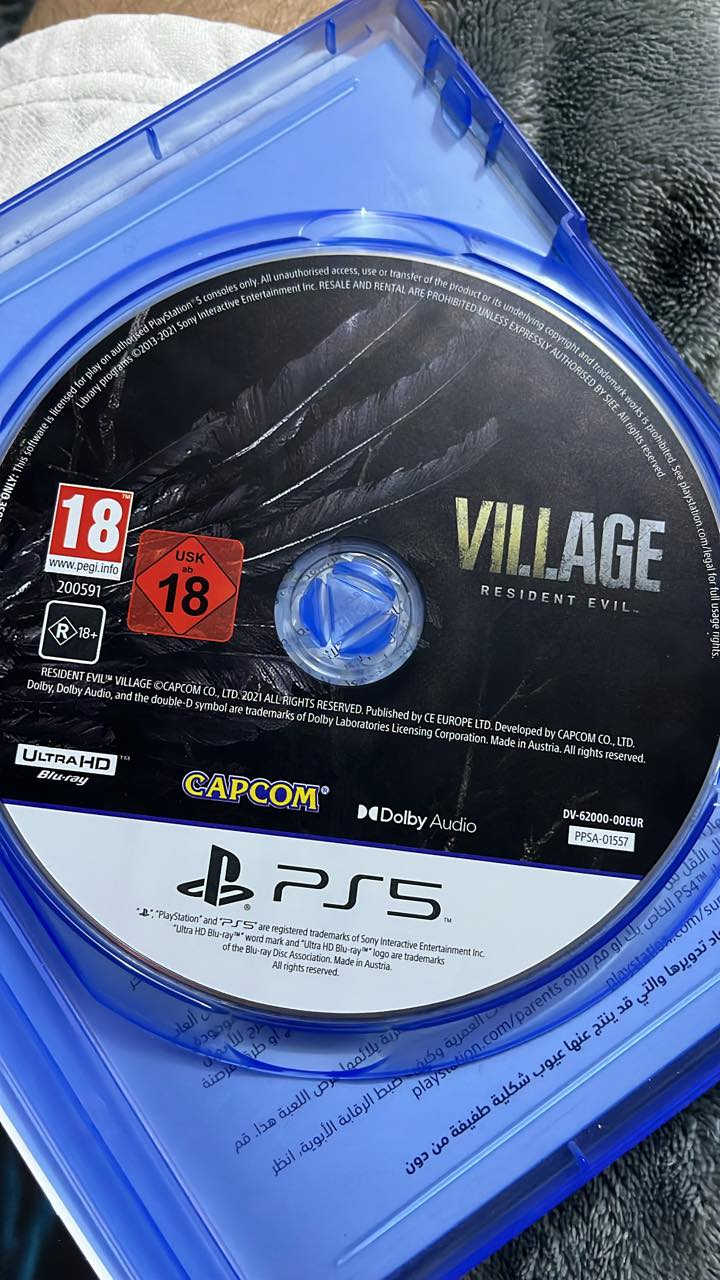 السلام  عليكم متاح بلي 5 سلم ذاكره 1تيرا مع كافه الملحقات مع ثنين جويستك كارتونه موجوده مع قرص رزدنت ايفل بلاك فلاج السعر 700 للعلم الجديد ويا يده وحده ب810 مكان فلوجه ***********
