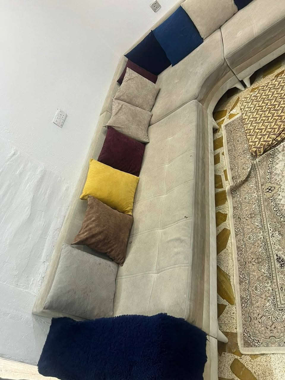 ١٠٠ الف  رجال كبير يريد يسوي عمليه يبيع ديوان عنوان اربيل هفلان  الي يريدها يجي واتساب 
***********
