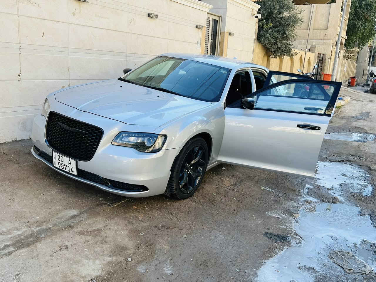 كرايسلر C300 تورنك
موديل 2022 
المسافة المقطوعة 28000ml
السيارة  في حالة الوكالة حادث خلفي 
خفيف جدا تبديل قبق الجنطة فقط
مرقم حره باسمي مكان السيارة مركز الناصرية ***********
السعر 288$
