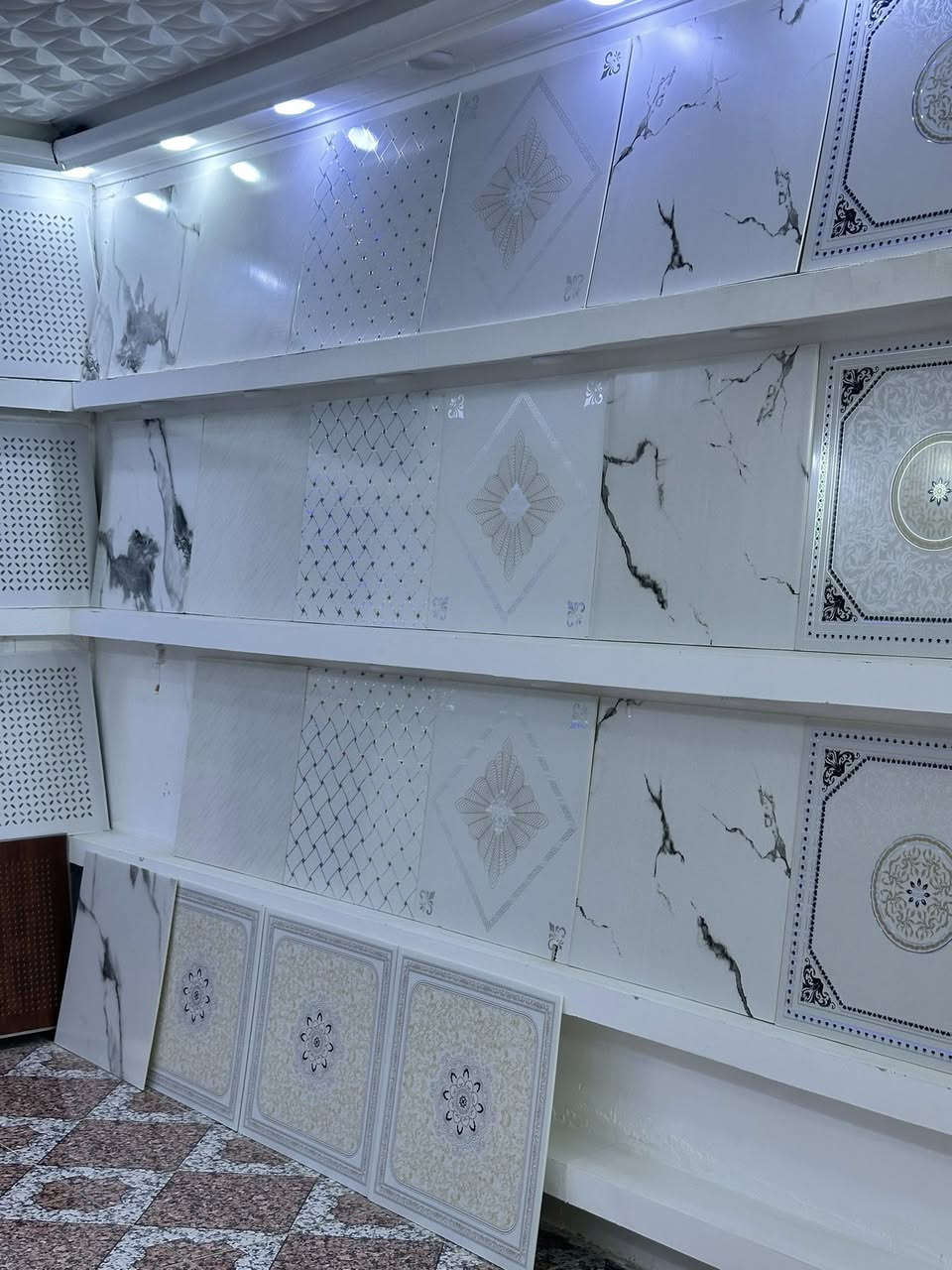 جميع الموديلات متوفرة بجميع الالوان 
كل هذا تجدوه عند الرشيد الديكور 
وكيل شركه نهر التون كوبري لاستيراد المواد الديكوريه جمله ومفرد الاول دارمان صريق اربيل الثاني العلم ربيضه قرب مركز الشرطه 
***********
